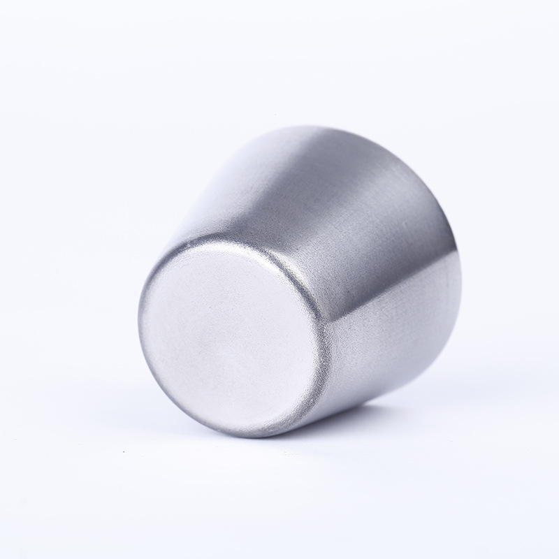Factory cups can be engraved and wholesale 37x25x29 stainless steel wine glasses, portable beer mugs and mini cups Application Scenario