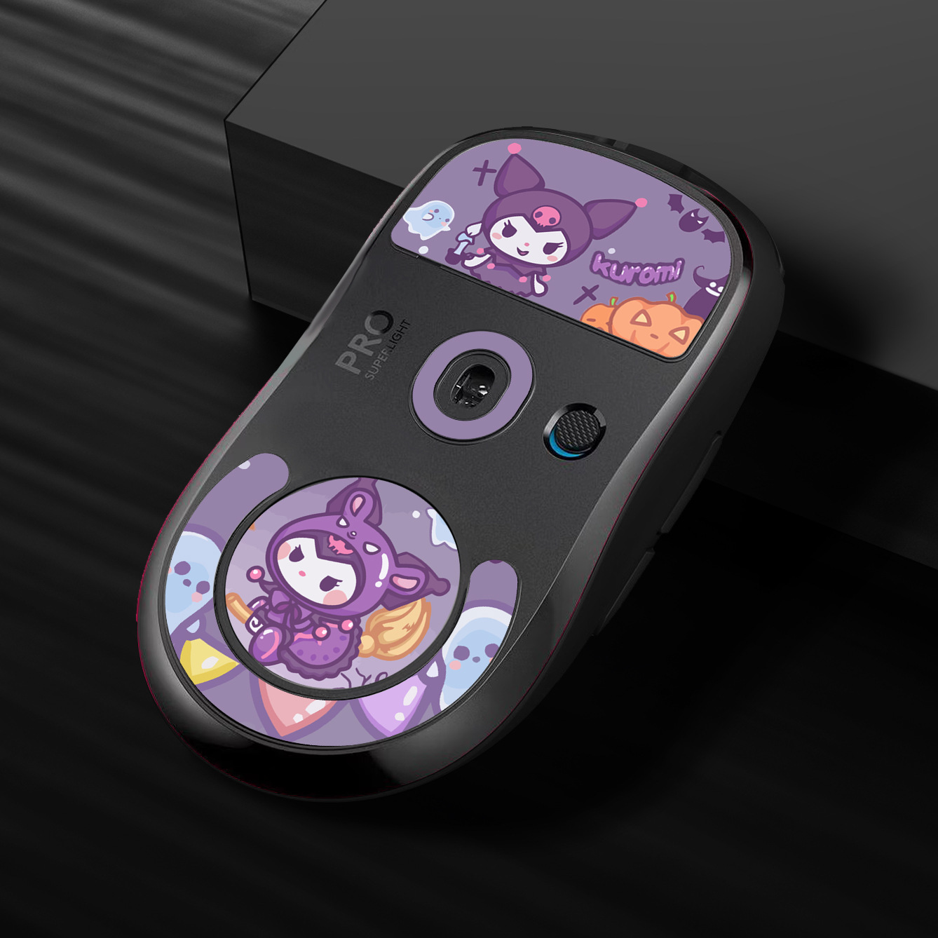 The Logitech Spider-Man gpw second-generation mouse is equipped with tempered glass foot pads that are wear-resistant and feature cartoon patterns details Picture