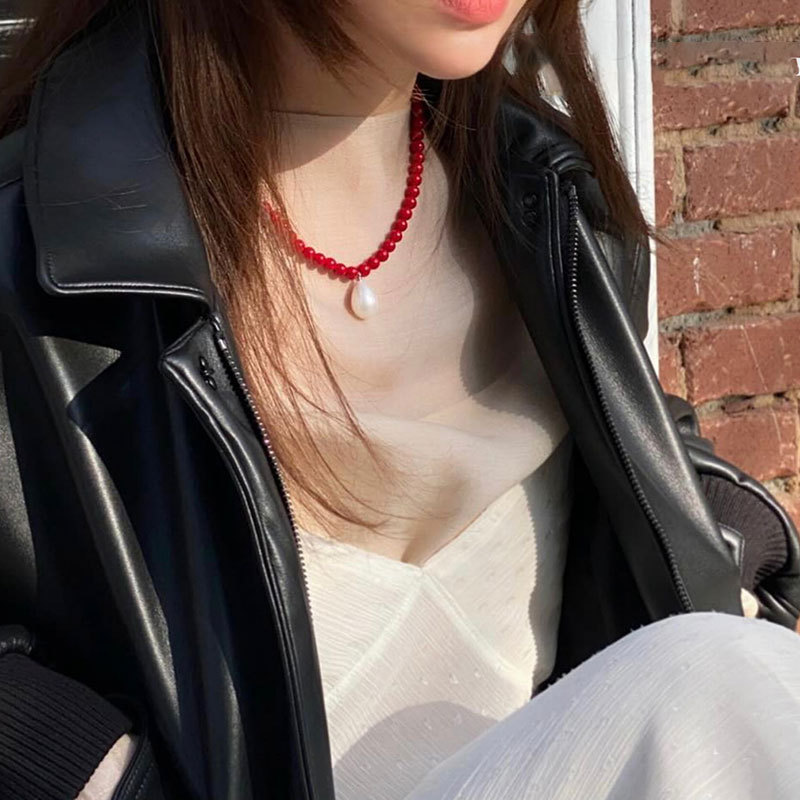 Korean niche water drop pendant beaded necklace for women, retro, light luxury, elegant and fashionable, versatile neckchain and collarbone chain full figure