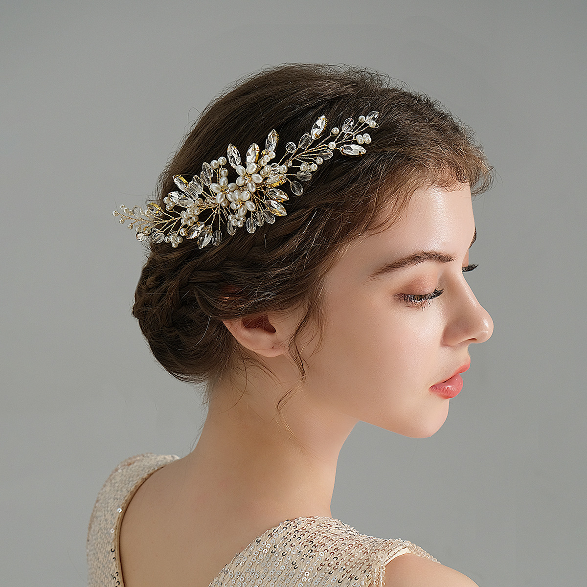 Bridal accessories, photo studio photo accessories, ancient costumes, Hanfu, updo, headwear, new European and American hair combs, handcrafted pearl combs full figure