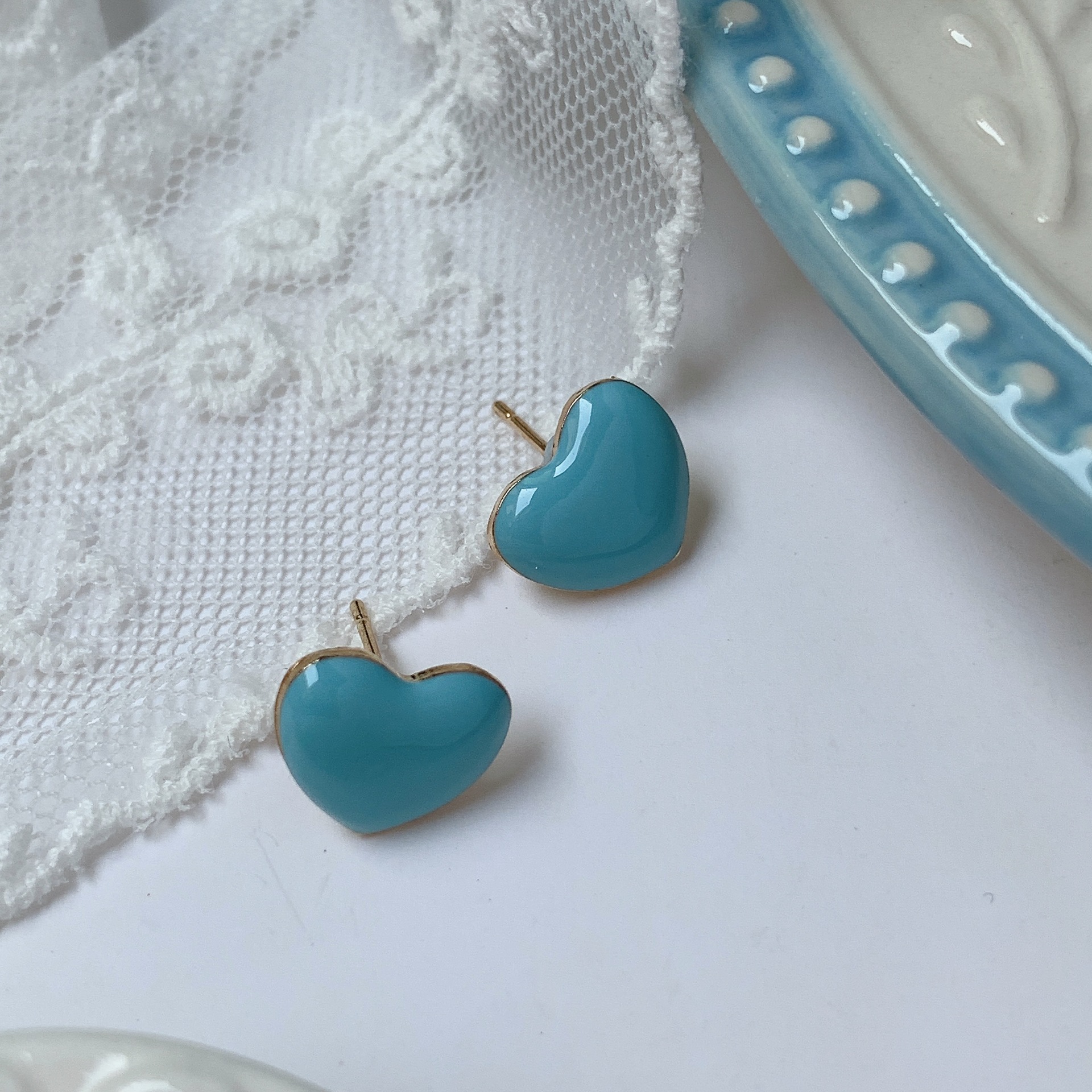 Love it so much! Simple and versatile solid-color heart-shaped stud earrings for women, fresh and sweet, with an ins niche design sense heart-shaped earrings Specification drawing