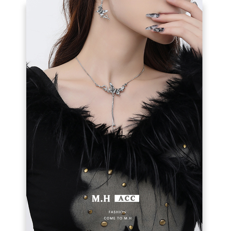 A niche design ink-wash butterfly necklace accessory for women's fashion, an ins long sweater chain, and a light luxury and high-end neckpiece full figure