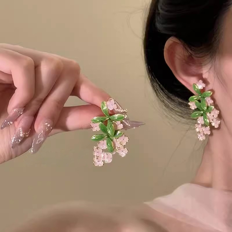 Super fairy-like retro color-blocking glazed flower earrings for women, spring new high-end earrings, fashionable and light luxury earrings wholesale full figure