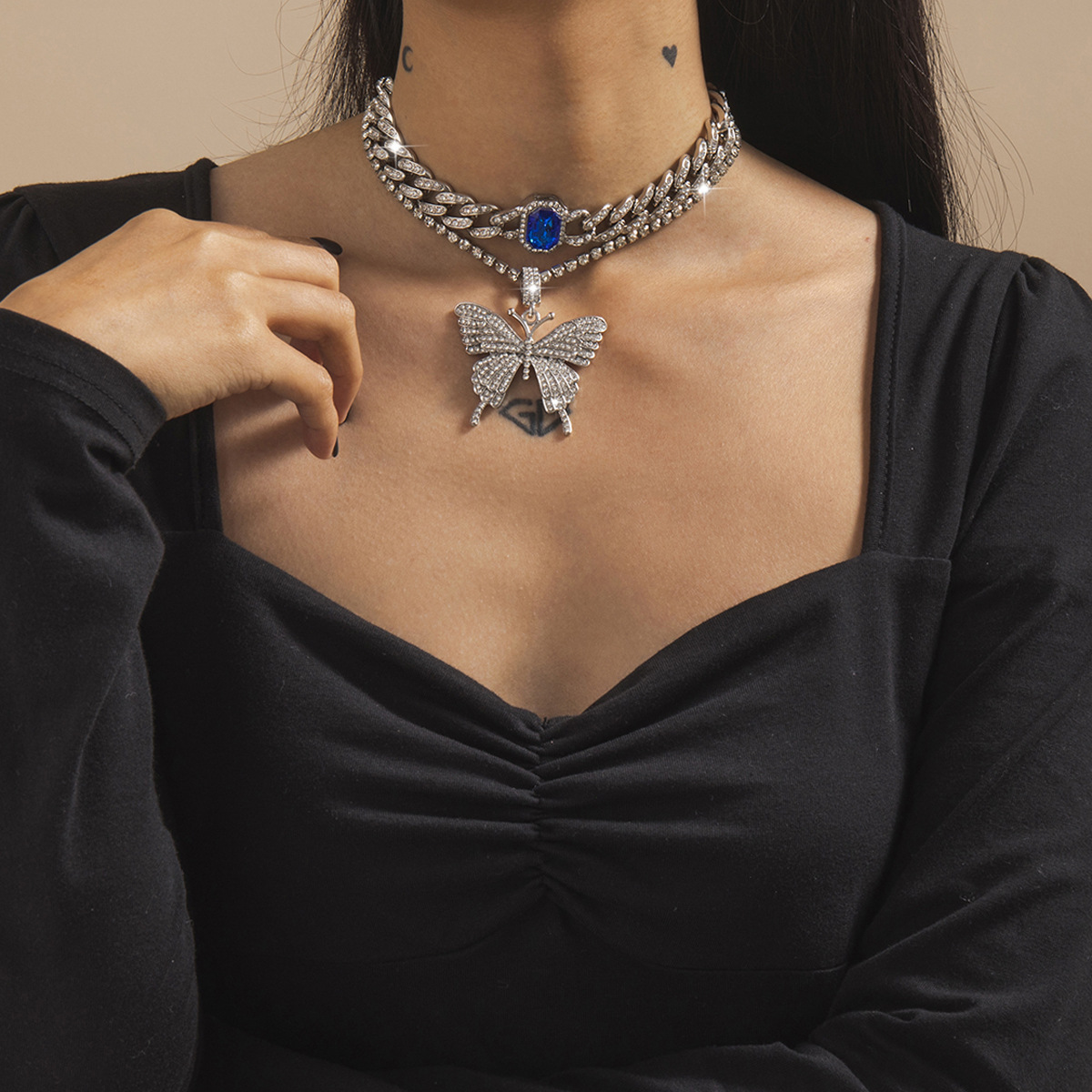 European and American cross-border jewelry, personalized Cuban chain, exaggerated necklace, women's fashionable and elegant diamond-encrusted butterfly gemstone necklace Specification drawing