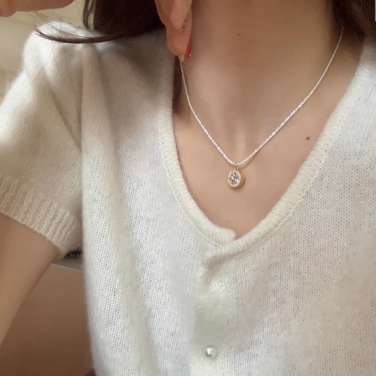 Korean-style micro-inlaid zircon octagonal necklace, a woman's personality, light luxury, versatile, fashionable and niche design collarbone chain Specification drawing