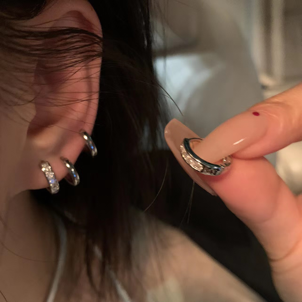 Surprise four-piece set! Simple and plain ring ear buckles for women, light luxury, versatile, sweet and cool, individual and elegant style, ear studs, cold style earrings Specification drawing