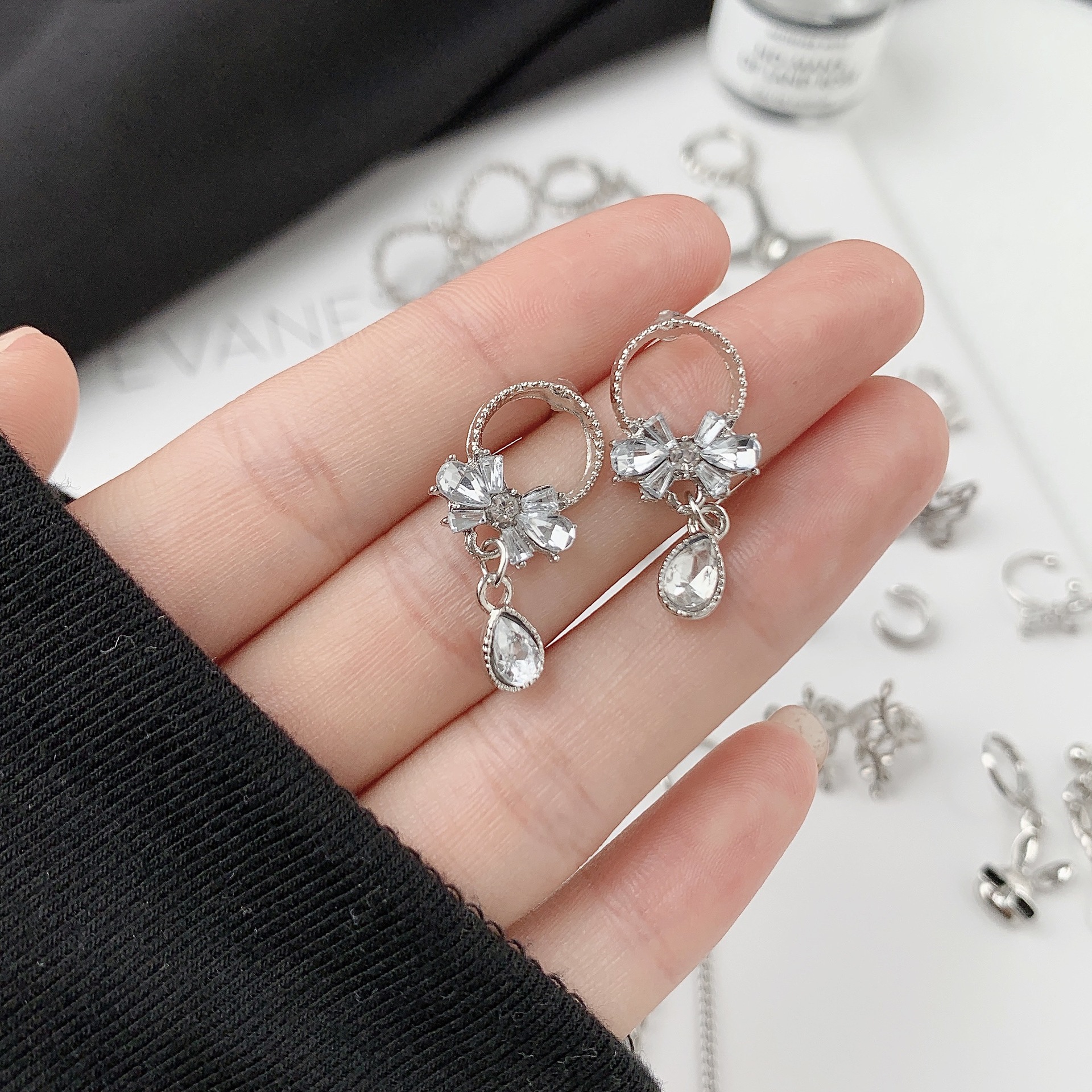 Silver Series ~ Light Luxury Zircon earrings, women's niche design, ins style, simple and versatile, fashionable ear clips and ear buckles details Picture