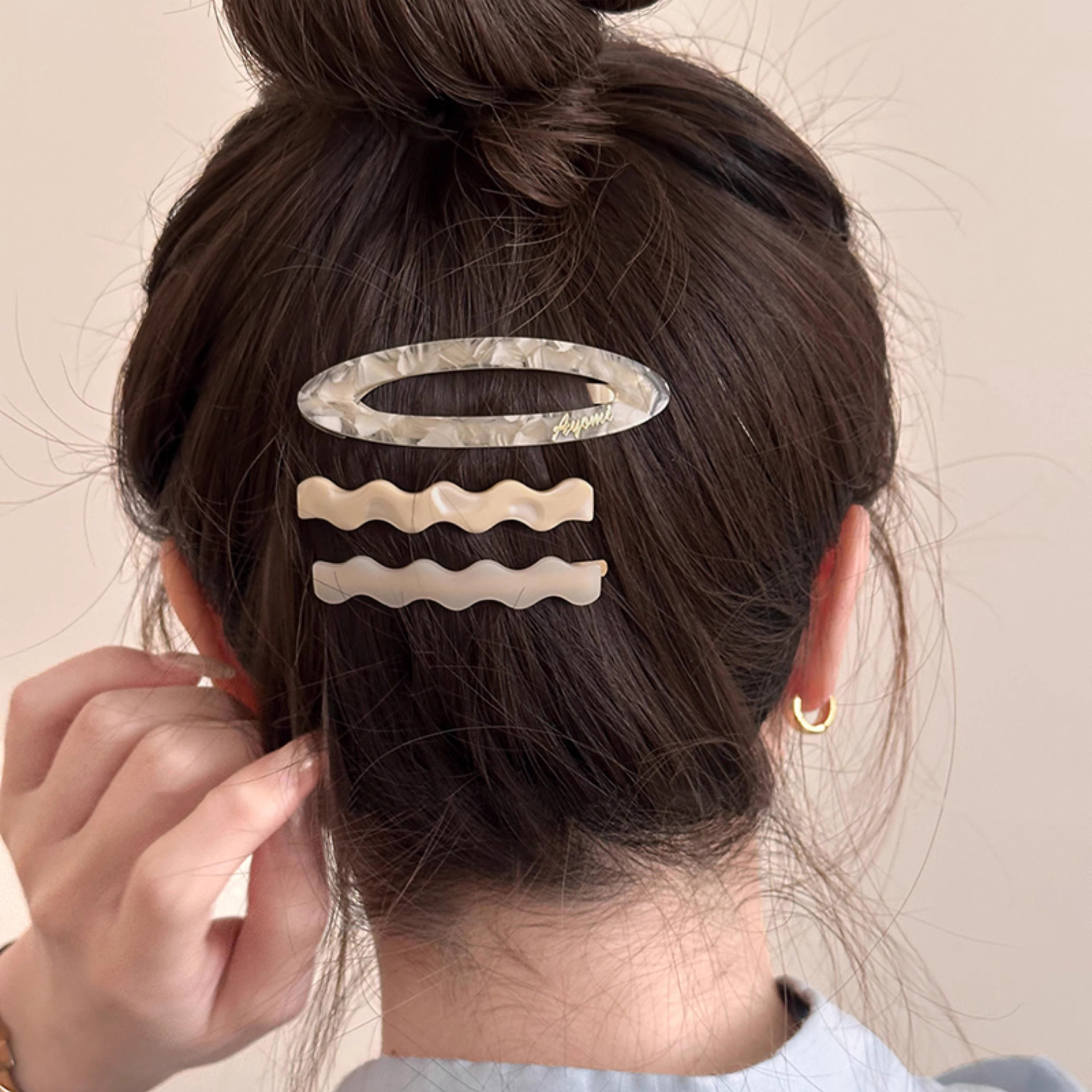 Three new high-end acetate hairpins for women in 2025, featuring a one-line fringe, side clip and bb clip headwear Specification drawing