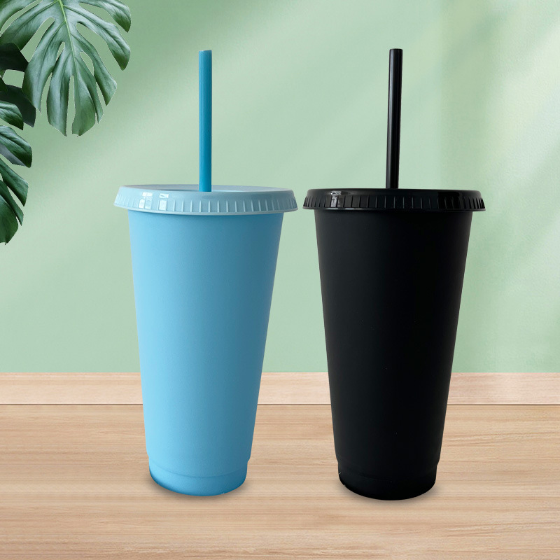 Wholesale solid-color plastic cups with straws, simple, fashionable and individual straw cups for girls, drinking cups 24oz solid-color PP cups details Picture