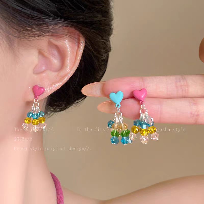 Heart-shaped crystal beaded earrings, women's dopamine, niche high-end design sense earrings, 2025 new best-selling earrings full figure