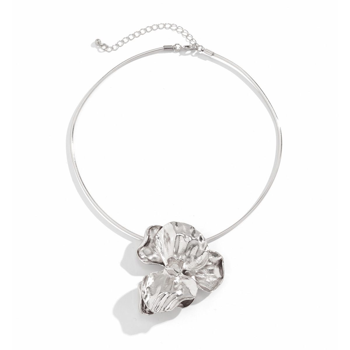 European and American cross-border jewelry, exaggerated three-dimensional pleated metal flower choker collar, personalized flower necklace for women Specification drawing