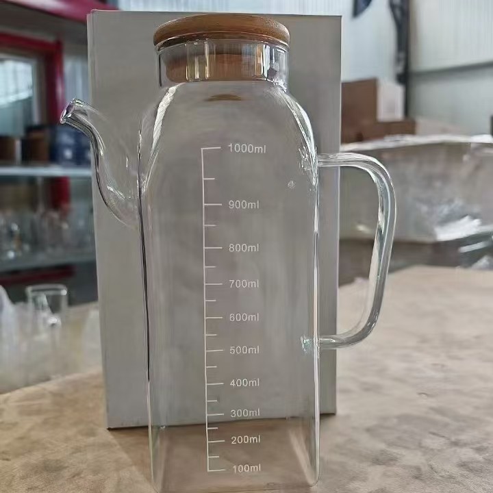 High borosilicate glass oil jugs with scale, various specifications, bamboo lid sealed soy sauce and sesame oil bottles, kitchen oil jugs details Picture