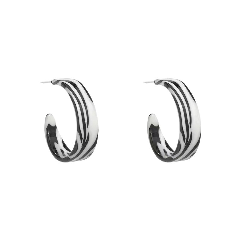European and American zebra-patterned C-shaped earrings, a trendy semi-round ear ring for women on Instagram, a new versatile ear accessory from 2025 Item Picture