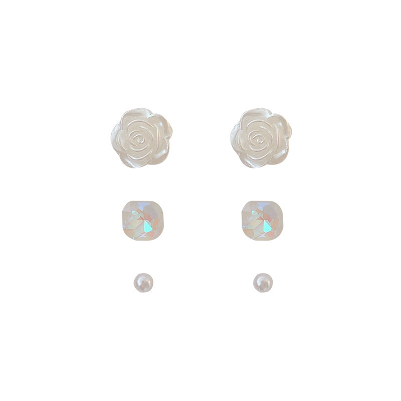 High-end and ethereal flower stud earring set, 2025 new trendy earrings, niche and elegant simple earrings for women Item Picture