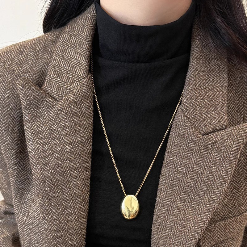 Simple oval metal pendant necklace, unique and fashionable, adjustable sweater chain, versatile necklace for women Specification drawing