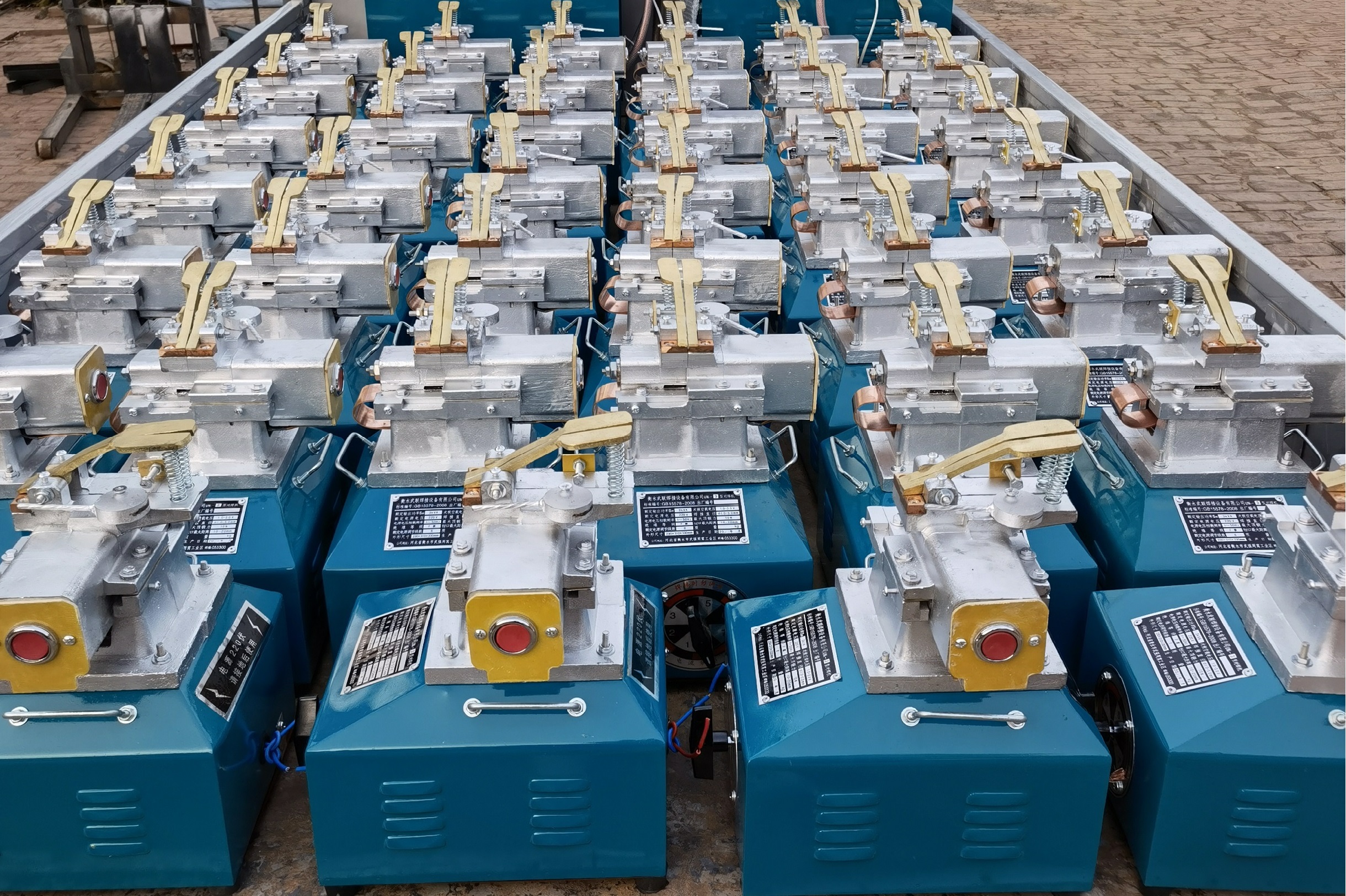 j8 butt welding machine un Mini 2 Steel Bar copper-iron Metal Stainless Steel Small spot welding machine Aluminum-iron wire top spot welding g3 Application Scenario