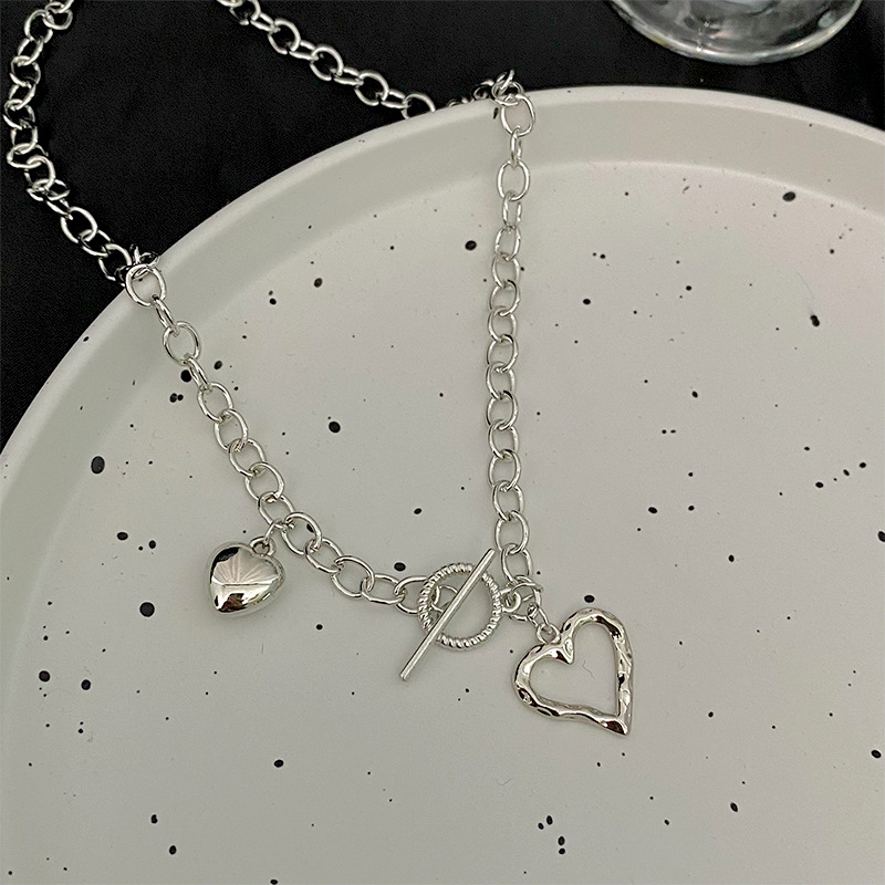 Spicy girl style silver heart-shaped necklace, women's Instagram hip-hop collarbone chain, 2022 new style simple and elegant accessory necklace details Picture