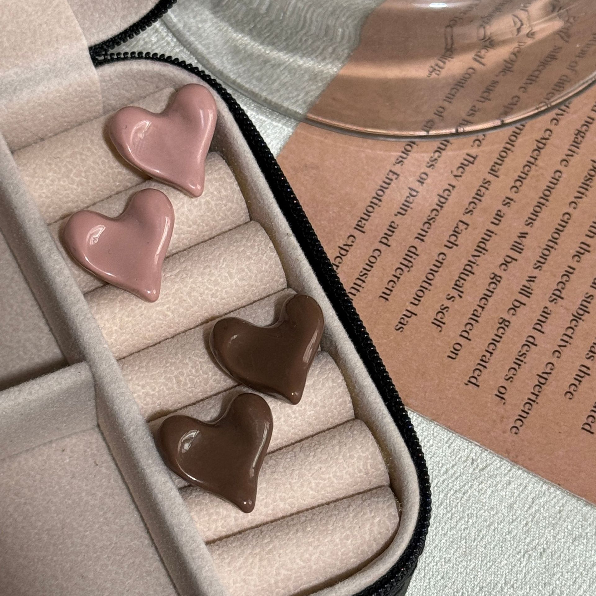 Solid color irregular heart-shaped stud earrings, sweet and girlish, simple and versatile earrings for women, ins trend, 2025 new style Specification drawing
