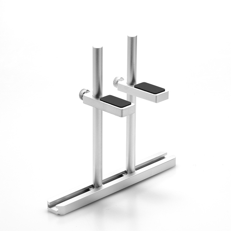 A vertical fixed jack bracket for graphics card support is installed at the bottom of the fan position of the chassis graphics card bracket in the cold-piercing sea-view room Item Picture