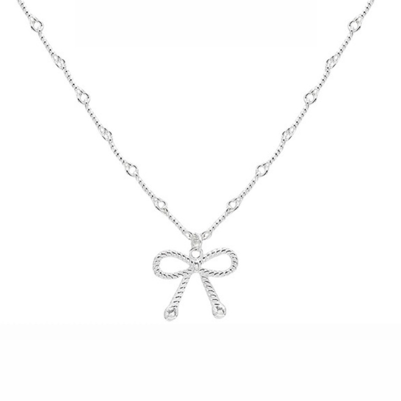 Sweet and cool style twisted bow necklace, women's niche design sense, light luxury, elegant and individual fashion neckchain, collarbone chain Item Picture