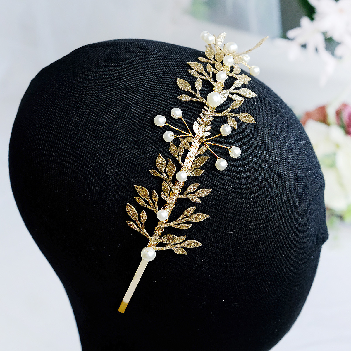 European and American party and dance accessories, fairy headbands, fabric, golden leaves, handcrafted hair bands, Xiuhe wedding dresses, pearl hair bands details Picture