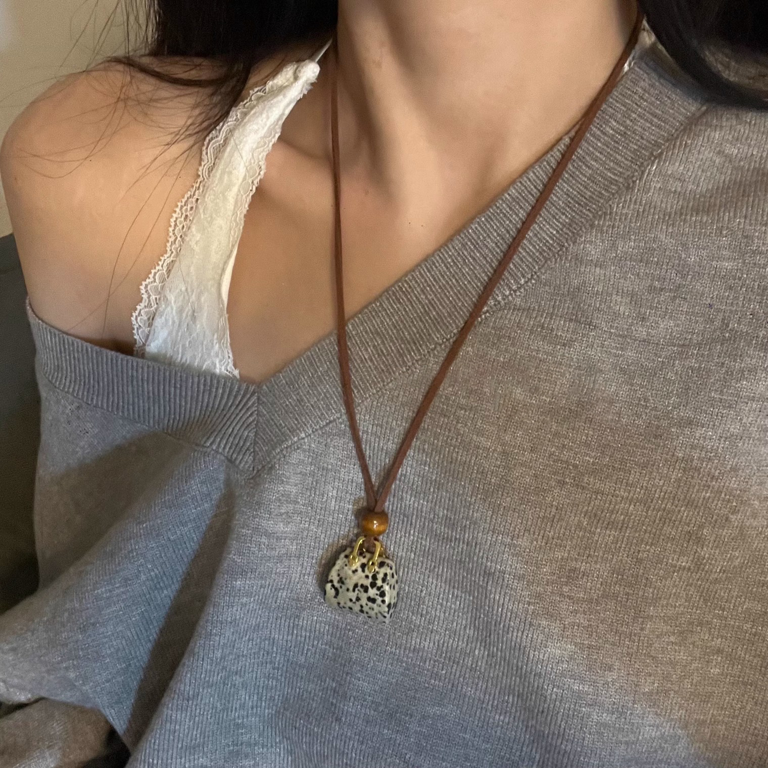 Korean velvet rope, colorful artificial crystal stone bag, necklace, niche design sense, sweater chain, retro style necklace full figure