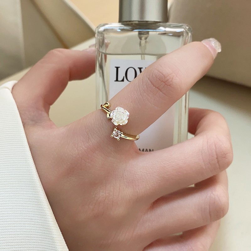 Camellia open ring, sweet and cool female style, niche design, fashionable and individual, light luxury, high-end zircon index finger ring Specification drawing