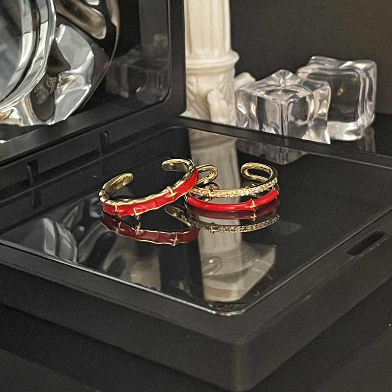 Double-layer red star-shaped hollowed-out ring, a niche design for women. Adjustable ring for the zodiac year, a personalized index finger ring full figure
