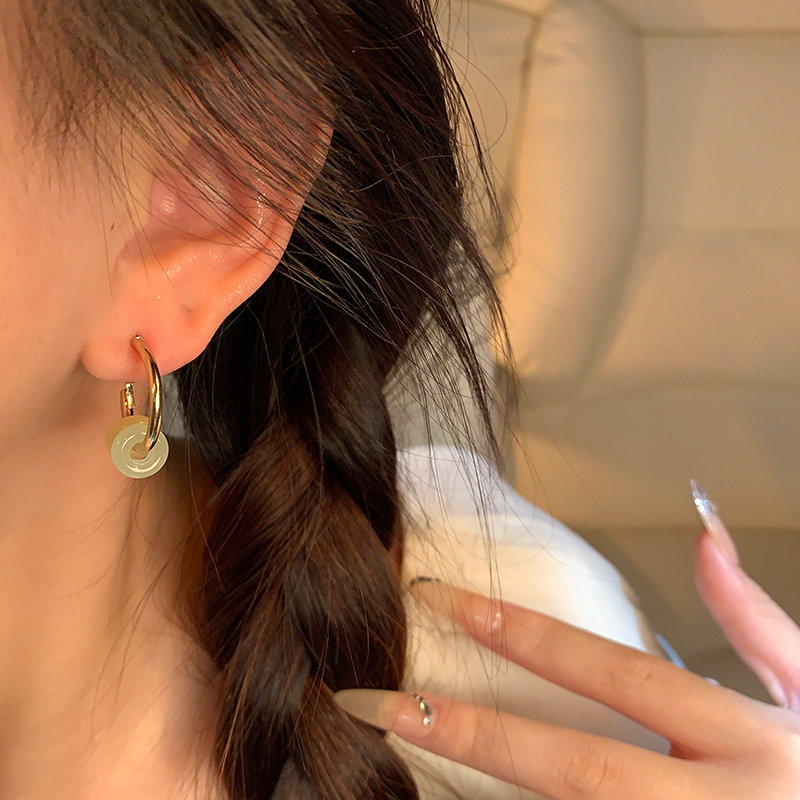 Dopamine colored circle earrings for women 2024 New bestsellers, fresh and fashionable stud earrings, internet-famous earrings wholesale Application Scenario