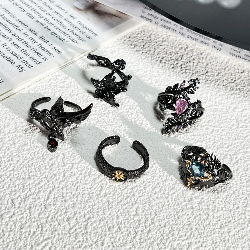 European and American dark thorn flower punk personality ring, gender-neutral style crow trendy cool sunflower two-color index finger ring Specification drawing