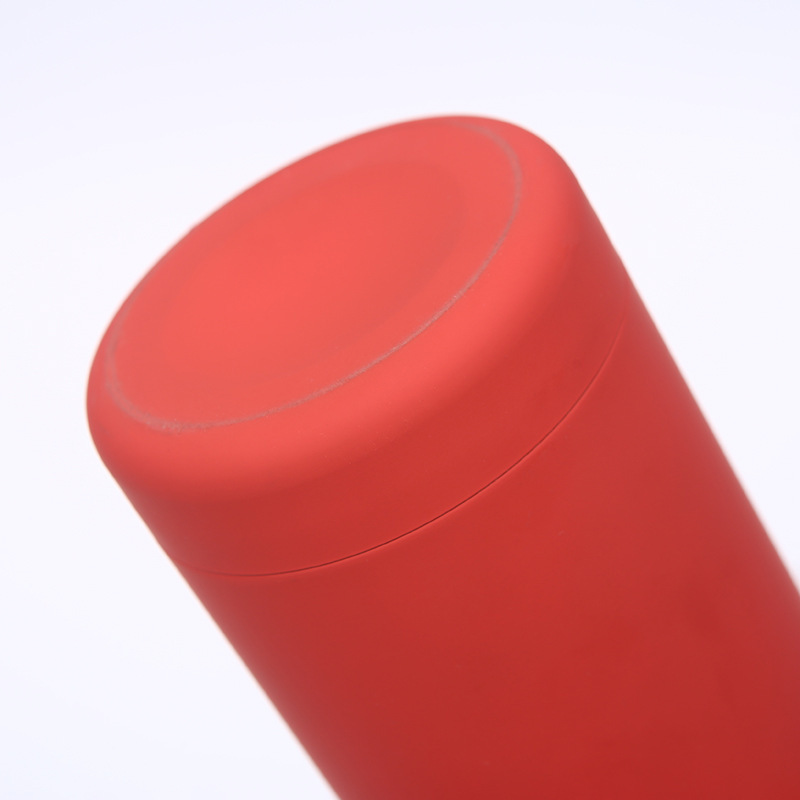 Cross-border 304 stainless steel vacuum small-mouth bottle, solid-color portable insulated cup, large-capacity rubber paint sports water cup Application Scenario