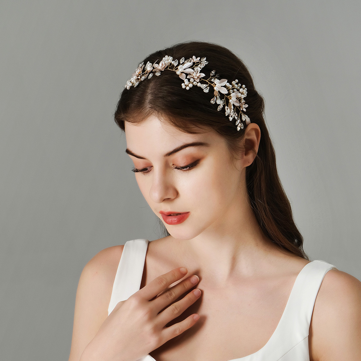 Korean-style pearl headwear, handcrafted flower wedding headwear, Hanfu hair band, Xiuhe evening dress hair accessory, retro bride hair band full figure