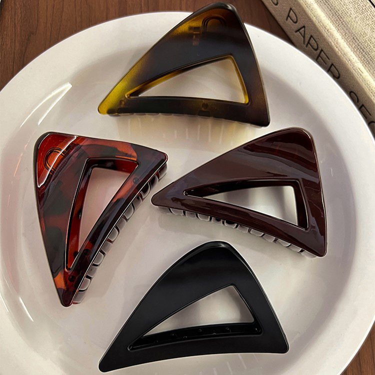 Korean-style simple acrylic grab clip, early autumn shark clip hair clip for women, 2025 new high-end style hair clip hair accessory details Picture