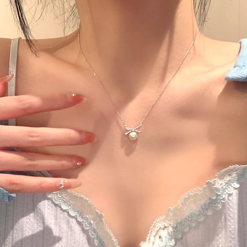Pearl bow necklace accessory for women's new 2025 sense light luxury niche collarbone necklace choker details Picture