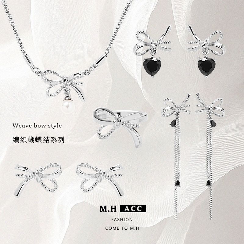 Korean high-end bow earrings 925 autumn/Winter simple style stud earrings Original niche design silver earrings full figure