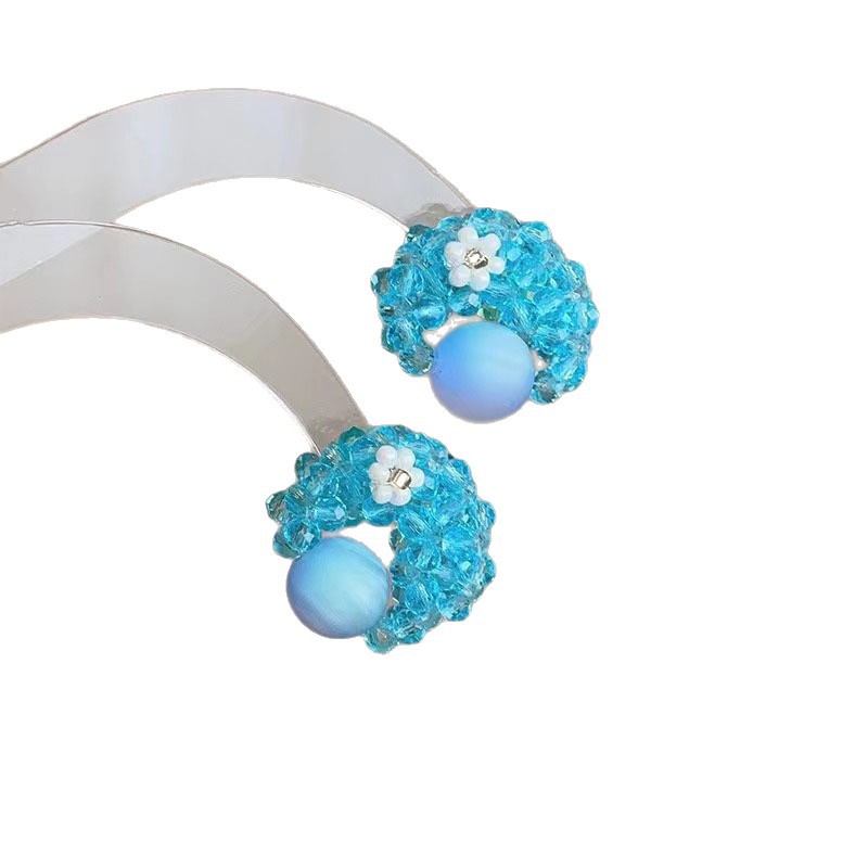 Perfect sense of the camera! Hand-woven moon planet stud earrings are playful and youthful small flower-shaped earrings for women Item Picture