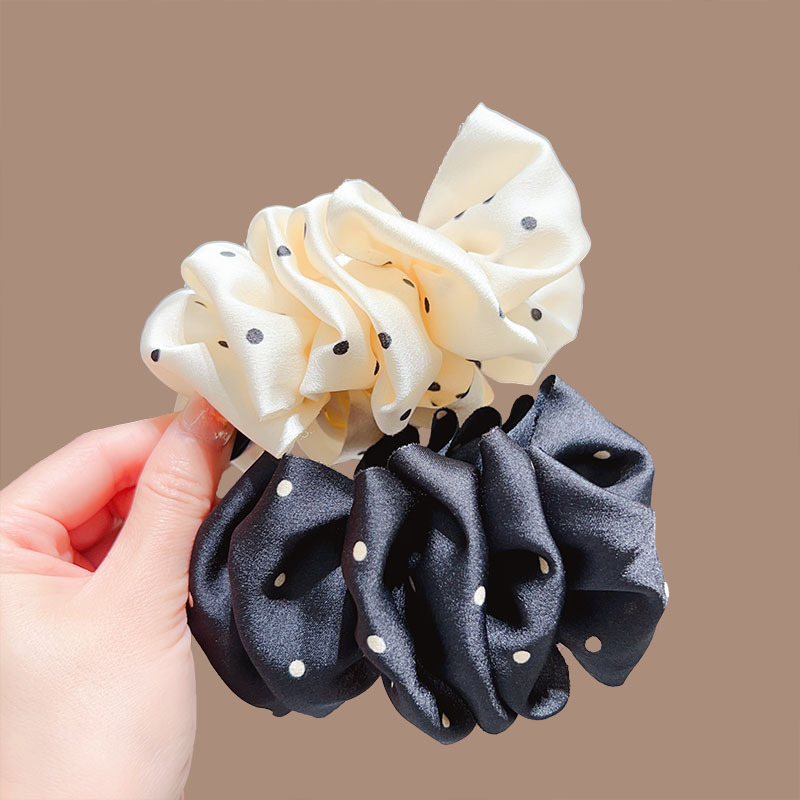 Cloud Bubble Polka dot Floral Banana Hairpin for increasing hair volume, 2025 new style for women, high ponytail pinch at the back of the head Application Scenario