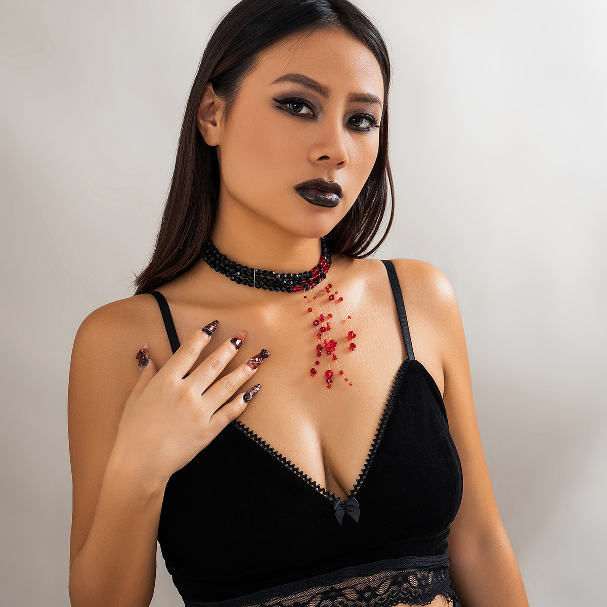 European and American Gothic style beaded necklaces, red blood drop choker necklaces, artificial blood imitation crystal tassels, Halloween decorations details Picture