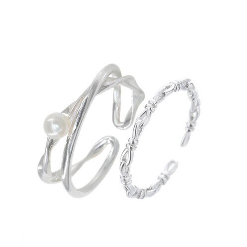 Layering and pairing with a simple pearl cross-opening ring, this is a niche design for women, exuding a sense of light luxury and sophistication, and is exquisite and fashionable Item Picture