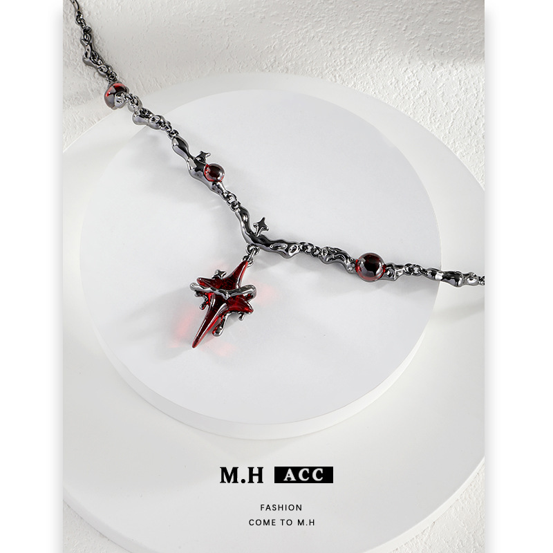 The Instags-style niche black four-pointed star necklace is versatile and high-end for women. It's an original, personalized and light luxury collarbone chain trend for 2024 Specification drawing