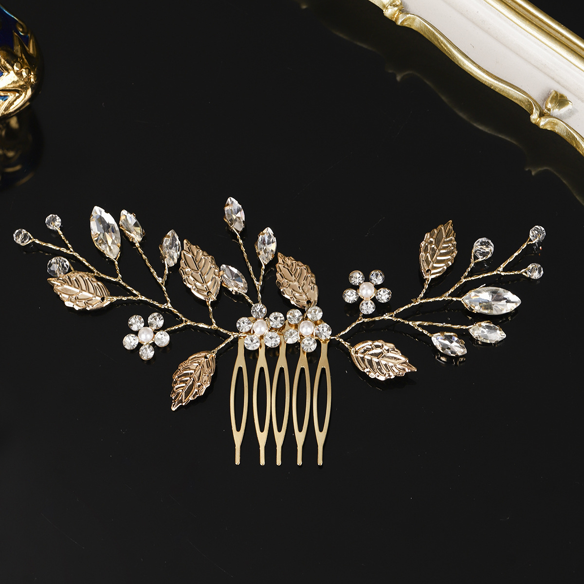 New ancient-style Hanfu headwear, handcrafted hair comb, wedding bride's accessories, updo hair, small pin comb, leaf water diamond five-toothed comb full figure
