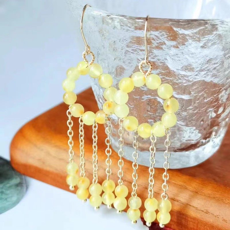 New Chinese-style ancient-style long beaded tassel stud earrings, versatile and feminine whitening earrings, vacation-style earrings Application Scenario