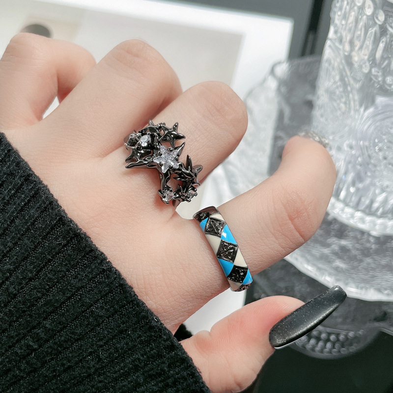 Dark style, individualistic and fashionable starlight checkered glaze open ring, cold and elegant feminine style, hot and spicy punk food ring full figure
