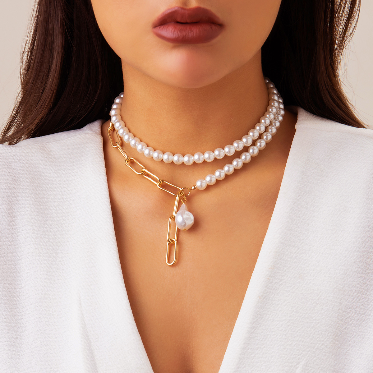 European and American cross-border jewelry, simple and elegant Baroque imitation pearl necklace, sweet and cool personality, versatile collarbone chain necklace full figure