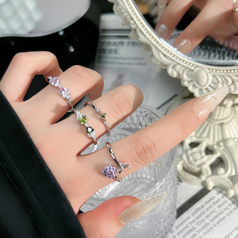 Minimalist plain circle purple diamond fish tail sweet and cool open ring for women, unique and high-end olive green bow ring full figure