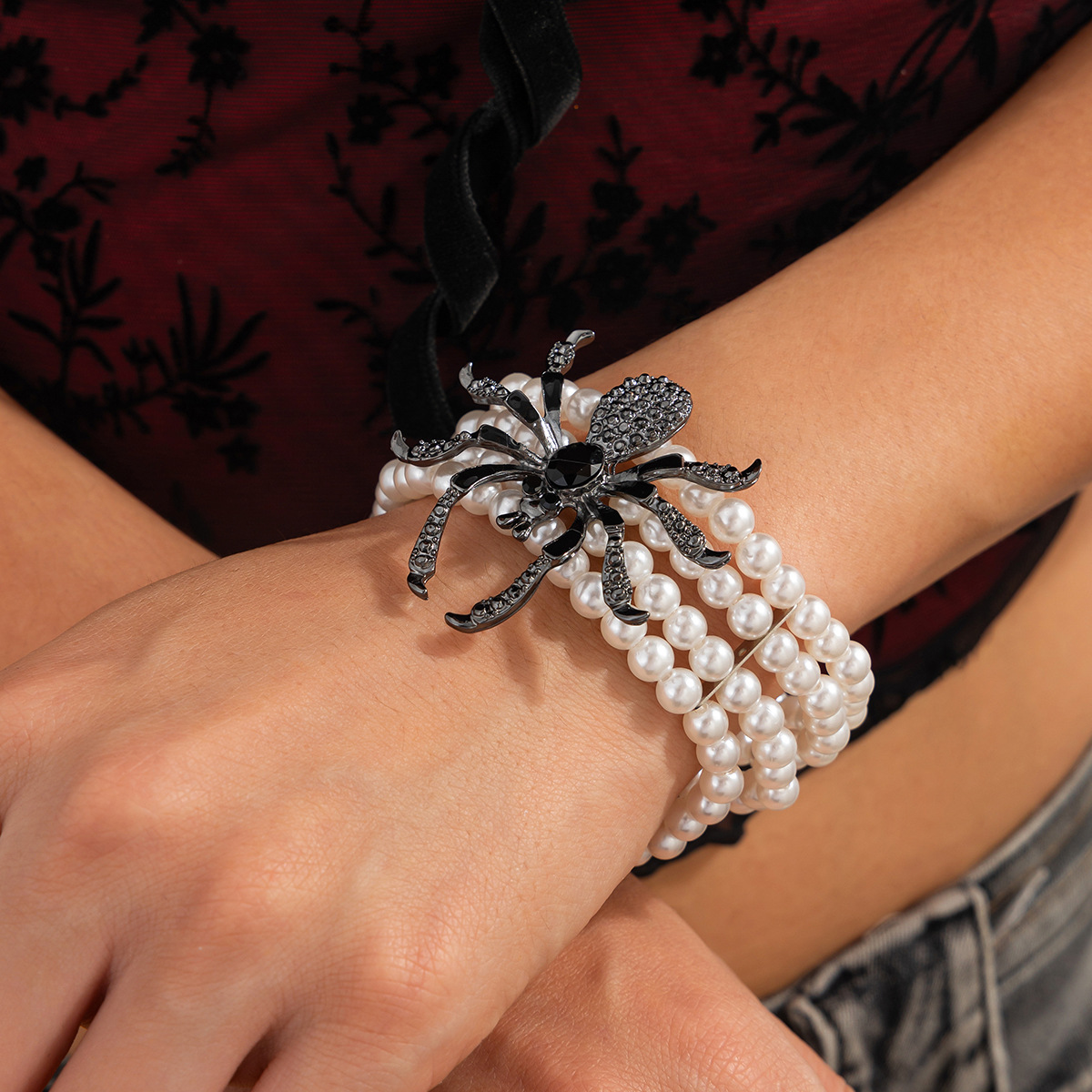 European and American cross-border jewelry, dark style spider pearl-like choker set, Gothic style beaded multi-layer collarbone chain Specification drawing