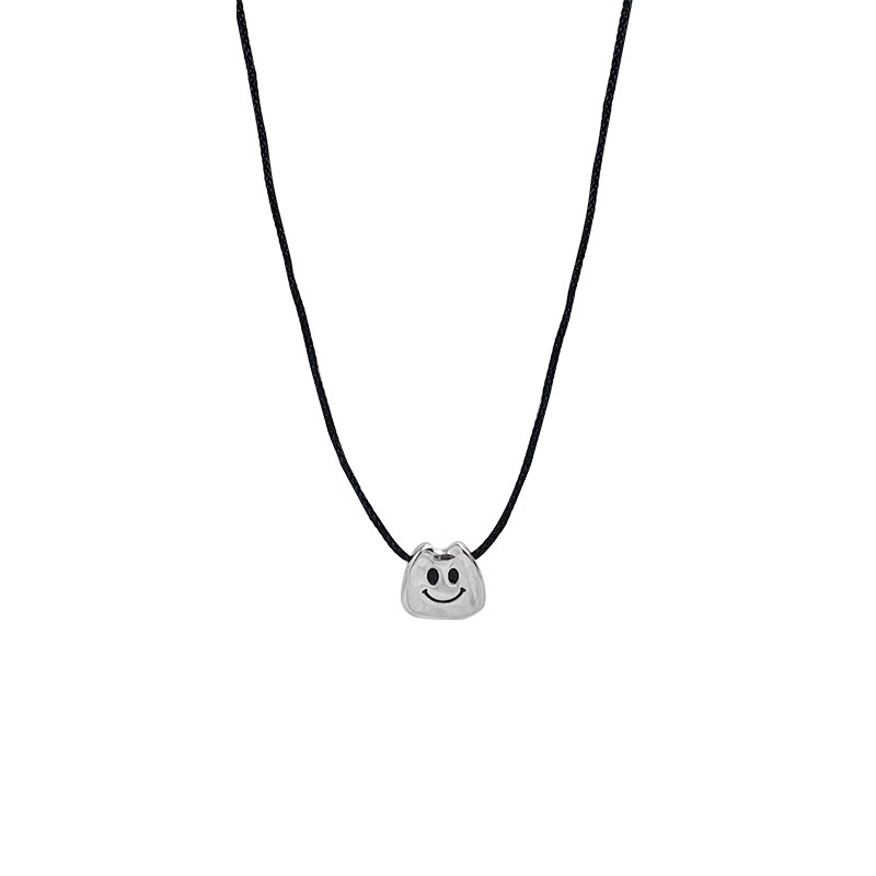 Geometric metal smiling face necklace for women, with a unique and retro design sense, versatile and elegant woven rope neck chain and collarbone chain Item Picture