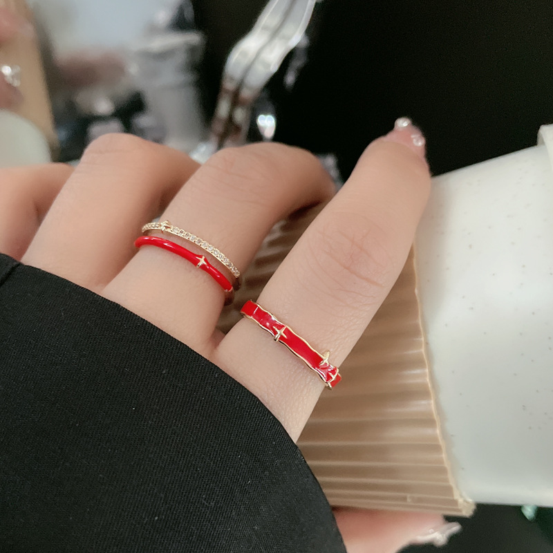Double-layer red star-shaped hollowed-out ring, a niche design for women. Adjustable ring for the zodiac year, a personalized index finger ring Specification drawing