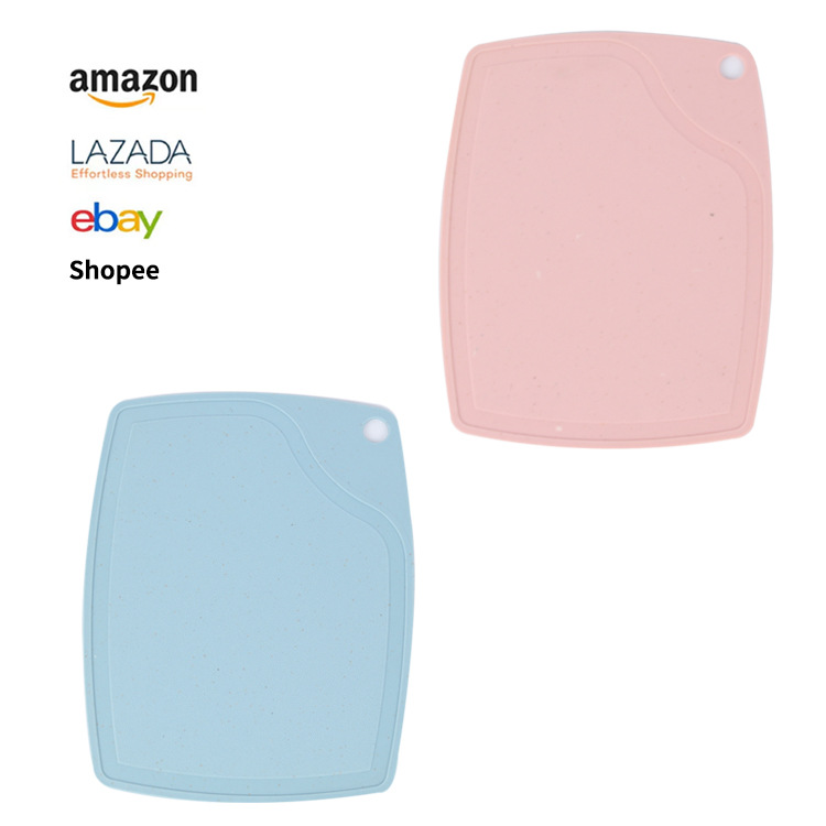 Creative wheat straw hanging simple household kitchenware cutting board, plastic cutting board, vegetable cutting board, fruit cutting board full figure