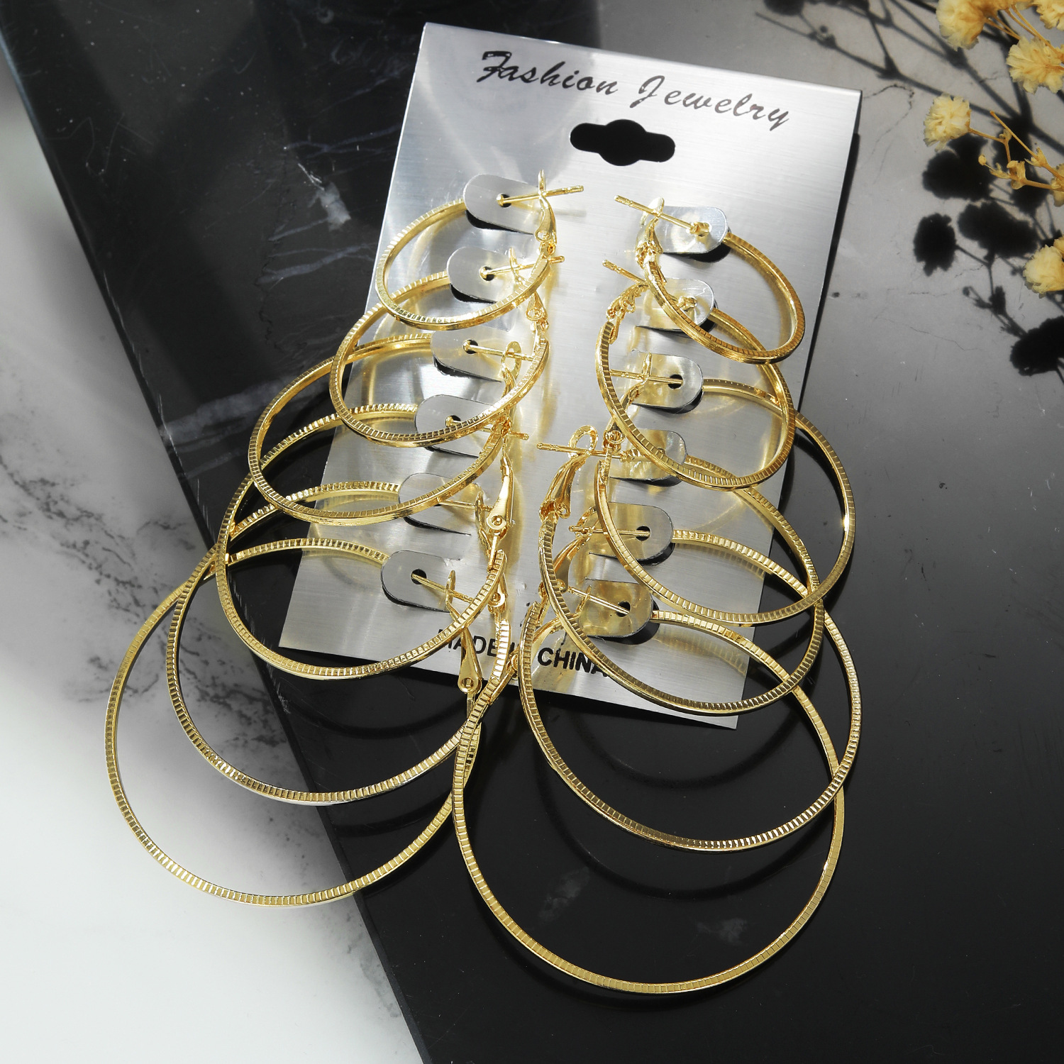 European and American cross-border fashion commuting 6 pairs of metal large ring earrings set, personalized and fashionable OL ear ring earrings wholesale Application Scenario